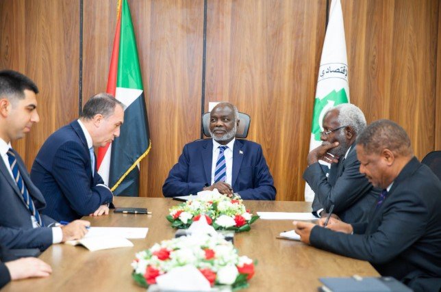 وزير المالية والسفير التركي لدى السودان